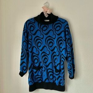Vintage 80s Blue and Black Patterned Women’s Oversized Turtleneck Sweater